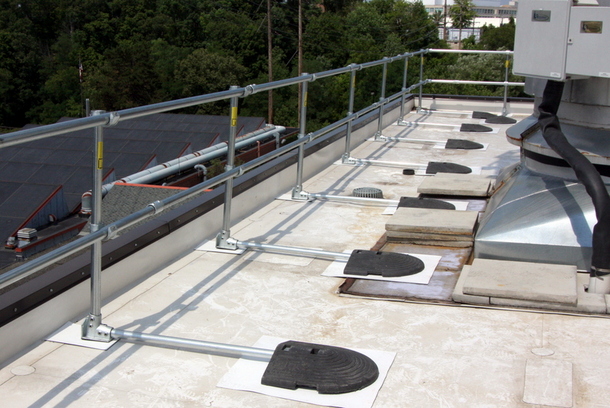 Non-Penetrating Roof Railing